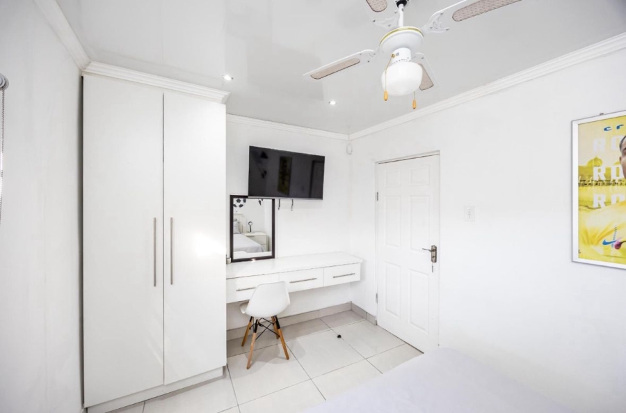 5 Bedroom Property for Sale in Baysville Eastern Cape